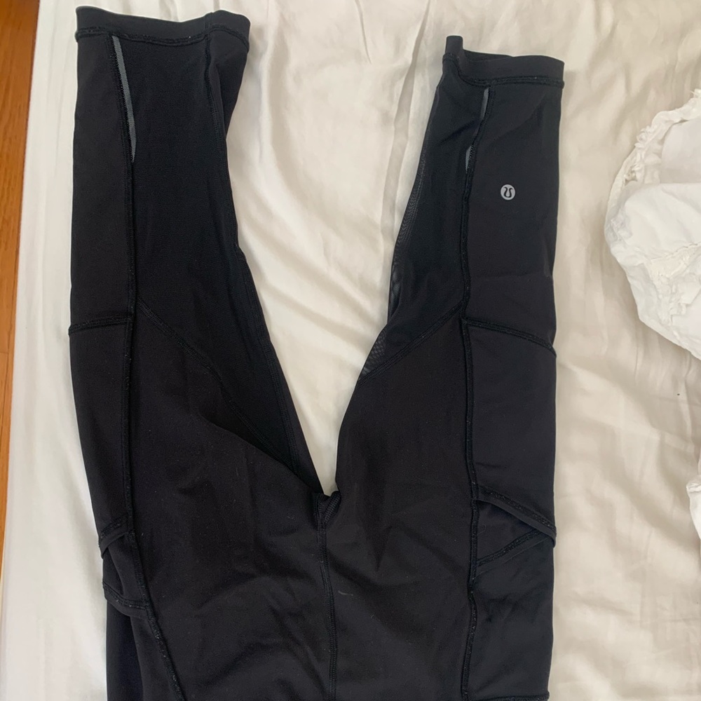 Black lululemon mesh capri leggings